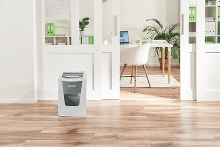 Leitz IQ Autofeed Small Office 100 Automatic Paper Shredder P4 Leitz IQ Autofeed Small Office 100 Automatic Paper Shredder P4