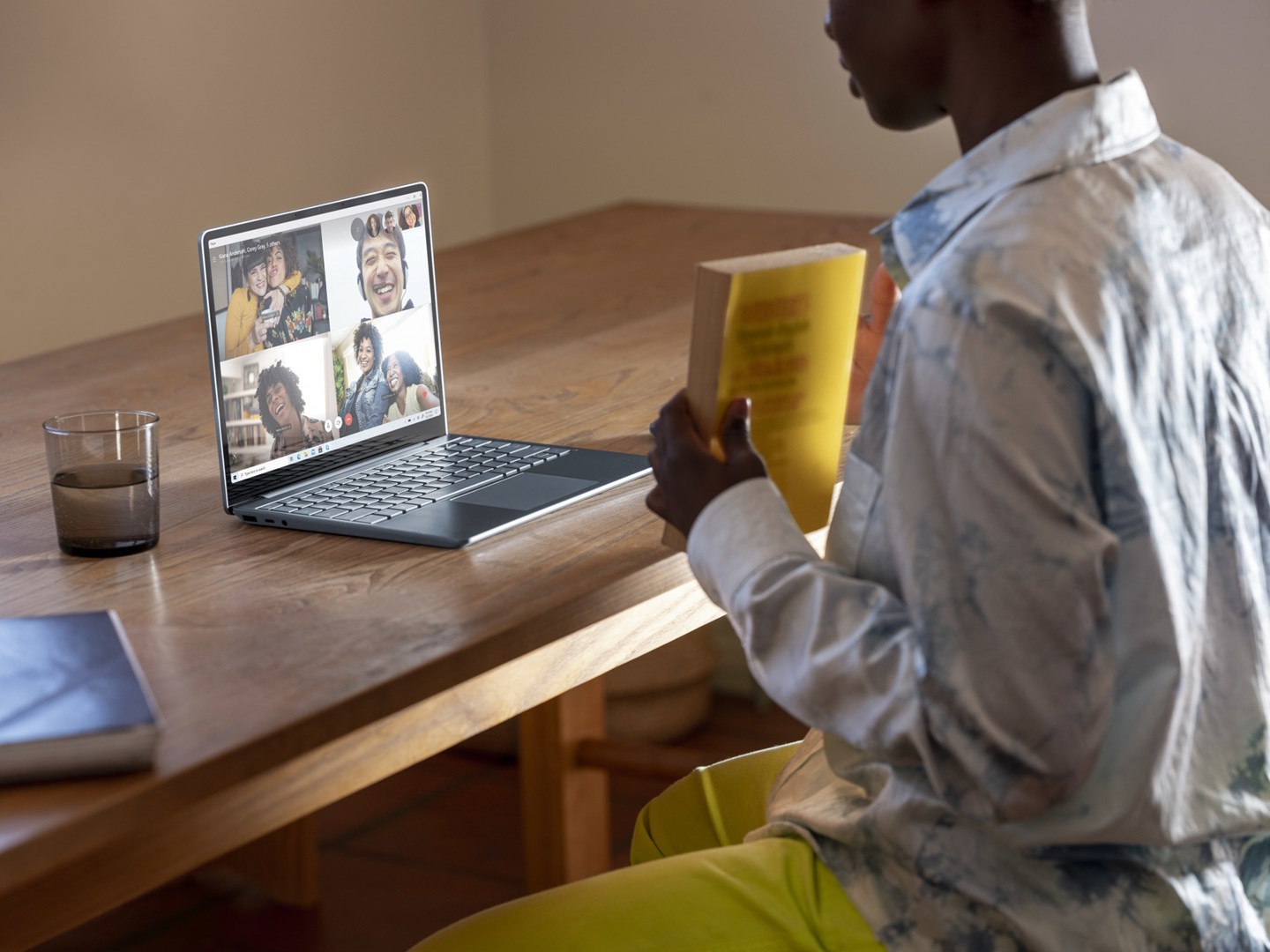 Microsoft Surface Laptop Go Intel® Core™ i5 i5-1035G1 31.6 cm (12.4") Touchscreen 8 GB LPDDR4x-SDRAM 256 GB SSD Wi-Fi 6 (802.11ax) Windows 10 Pro Platinum Microsoft Surface Laptop Go Intel® Core™ i5 i5-1035G1 31.6 cm (12.4") Touchscreen 8 GB LPDDR4x-SDRAM 256 GB SSD Wi-Fi 6 (802.11ax) Windows 10 Pro Platinum