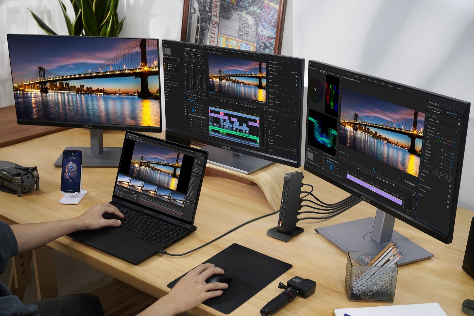 ASUS DC500 Triple 4K Thunderbolt 4 Dock ASUS DC500 Triple 4K Thunderbolt 4 Dock