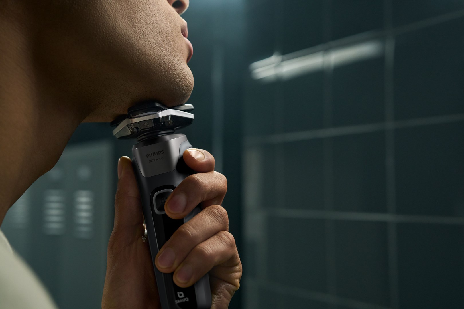 Philips SHAVER Series 5000 S5887/50 Wet and dry electric shaver with 3 accessories Philips SHAVER Series 5000 S5887/50 Wet and dry electric shaver with 3 accessories