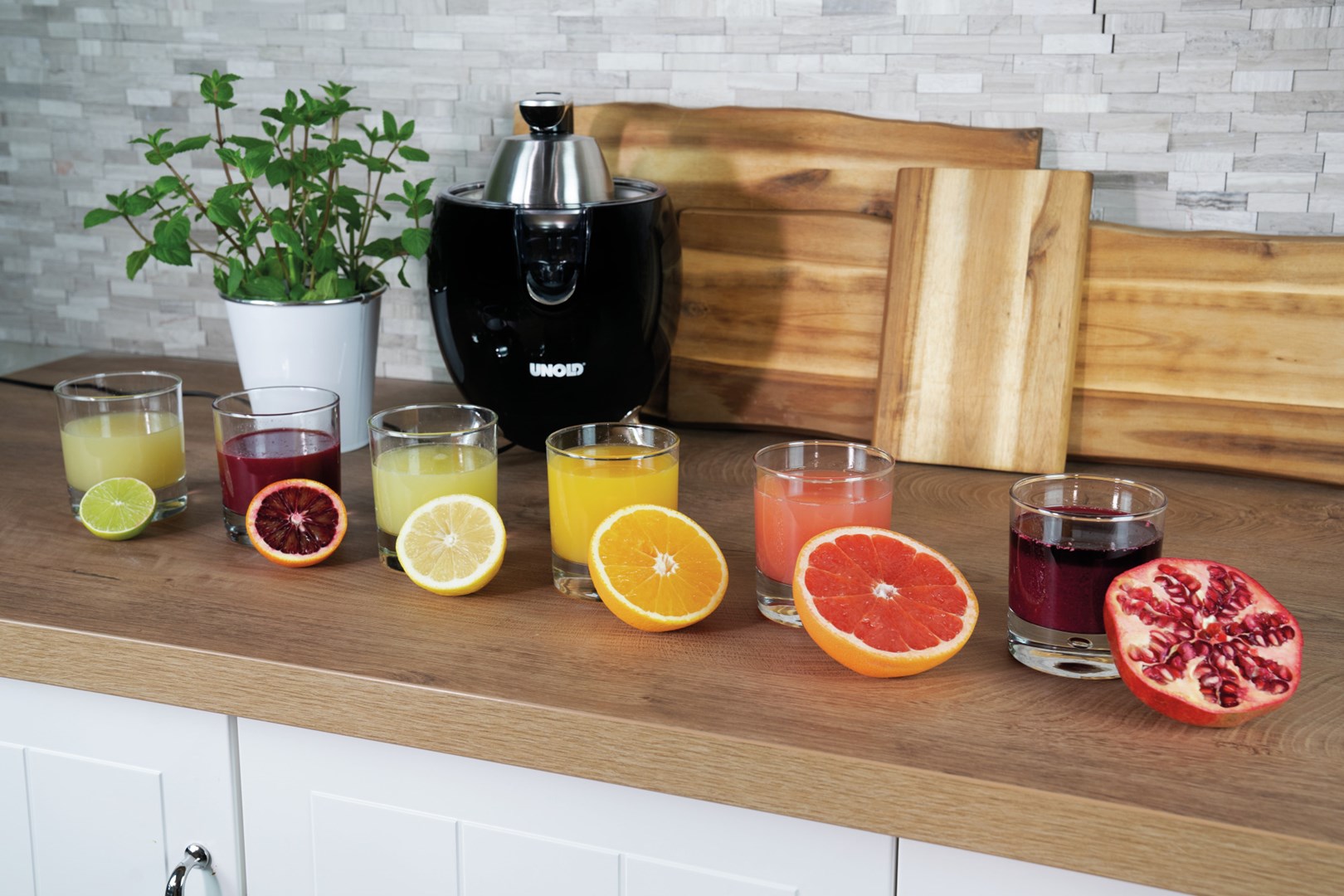 Unold 78135 juice maker Hand juicer 1100 W Black Unold 78135 juice maker Hand juicer 1100 W Black