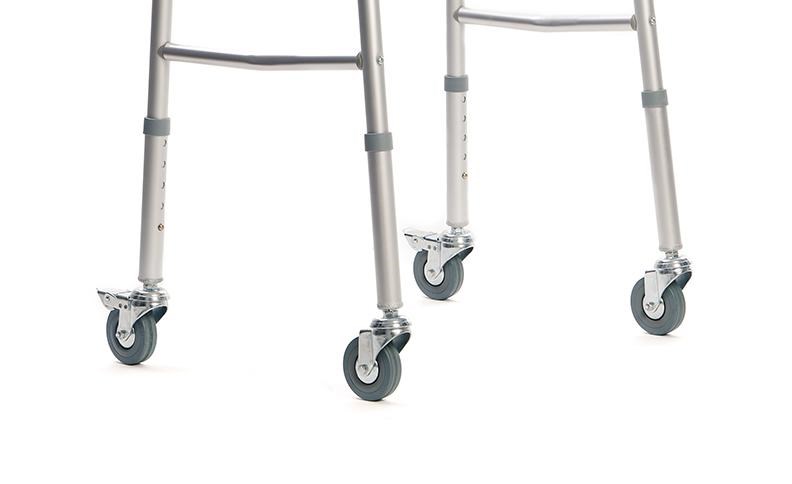 Walking frame rehabilitation with 4 wheels Walking frame rehabilitation with 4 wheels