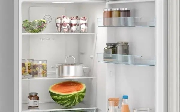 BOSCH KGN 33NSDB Refrigerator-Freezer BOSCH KGN 33NSDB Refrigerator-Freezer