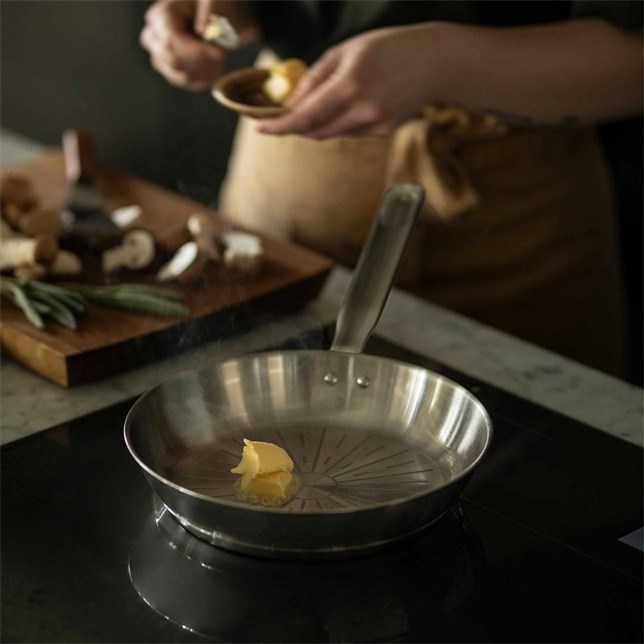 Fiskars All Steel All-purpose pan Round Fiskars All Steel All-purpose pan Round