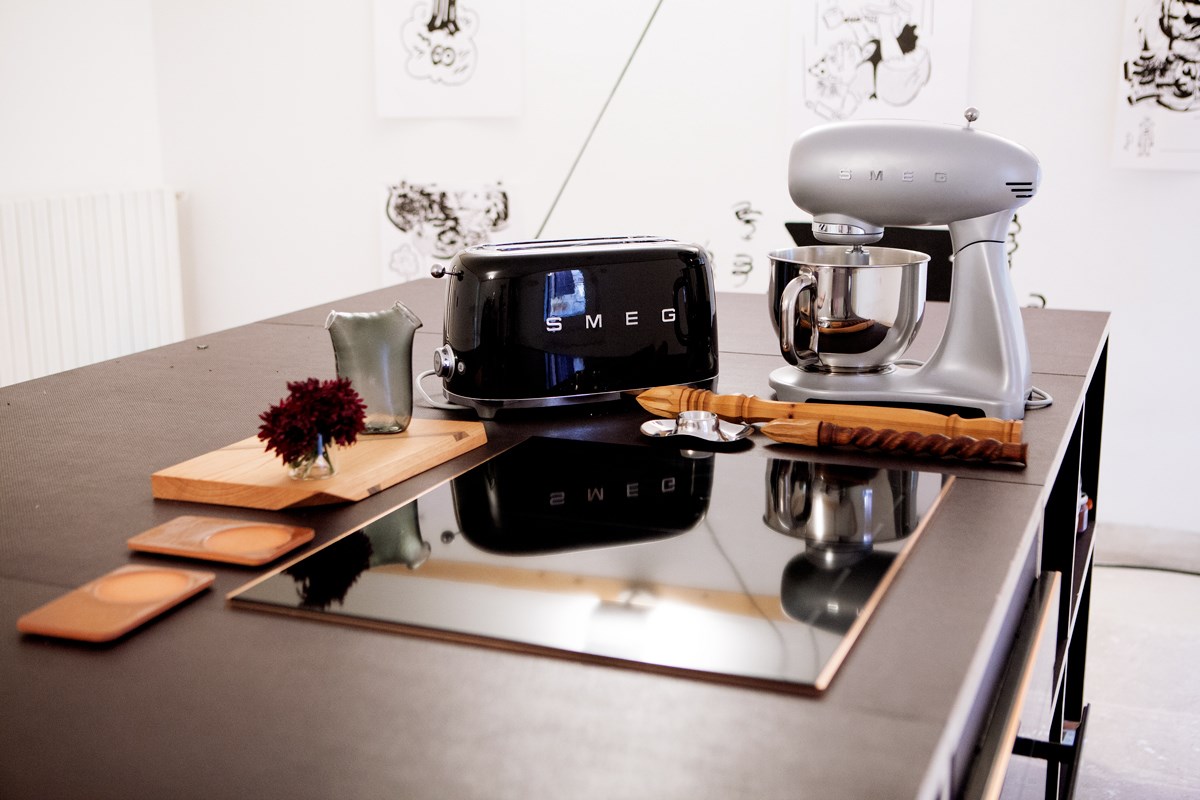 Smeg TSF02BLEU Toaster, 4 slice, black, metal body Smeg TSF02BLEU Toaster, 4 slice, black, metal body