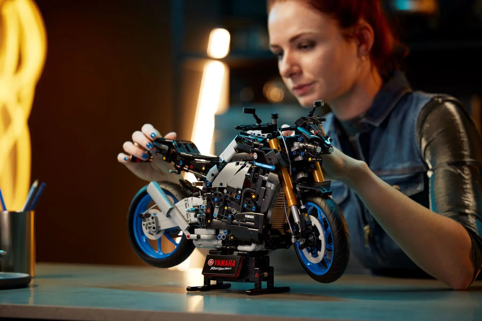 LEGO TECHNIC 42159 YAMAHA MT-10 SP LEGO TECHNIC 42159 YAMAHA MT-10 SP