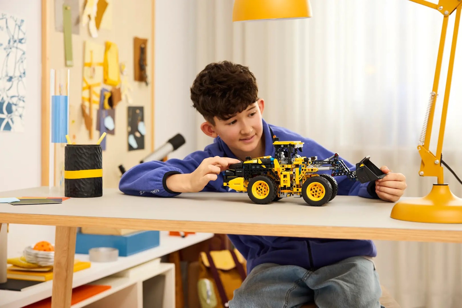 LEGO TECHNIC 42209 Volvo L120 Electric Wheel Loader LEGO TECHNIC 42209 Volvo L120 Electric Wheel Loader