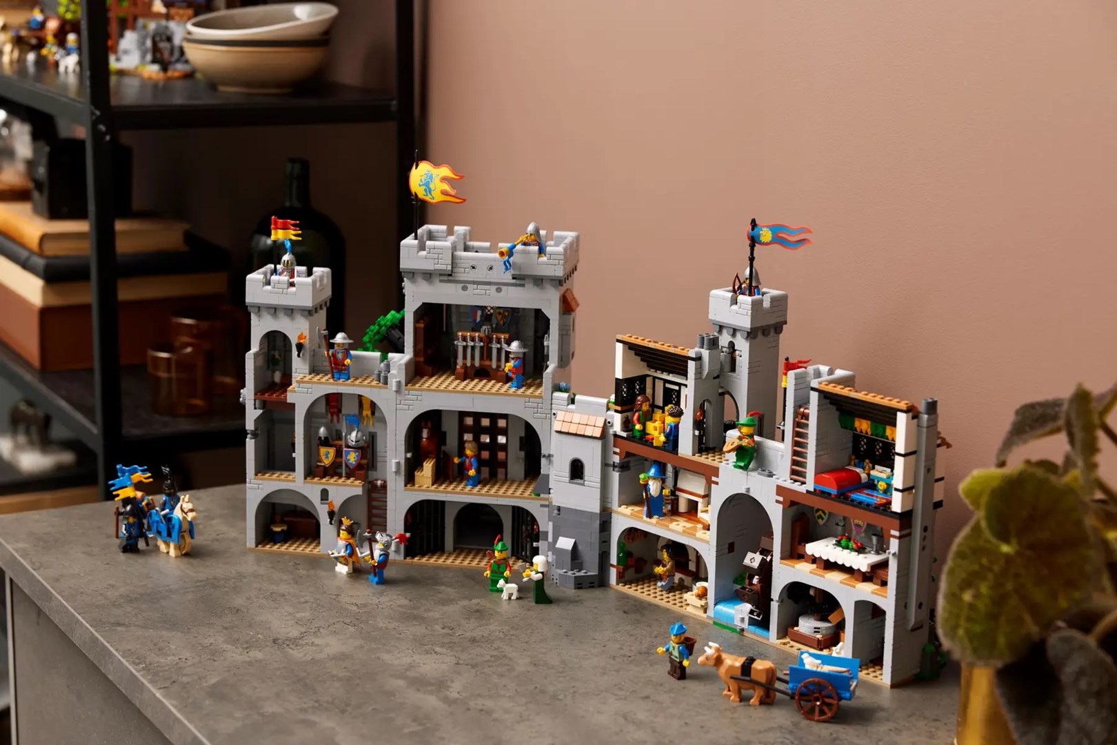 LEGO ICONS 10305 Lion Knights' Castle LEGO ICONS 10305 Lion Knights' Castle
