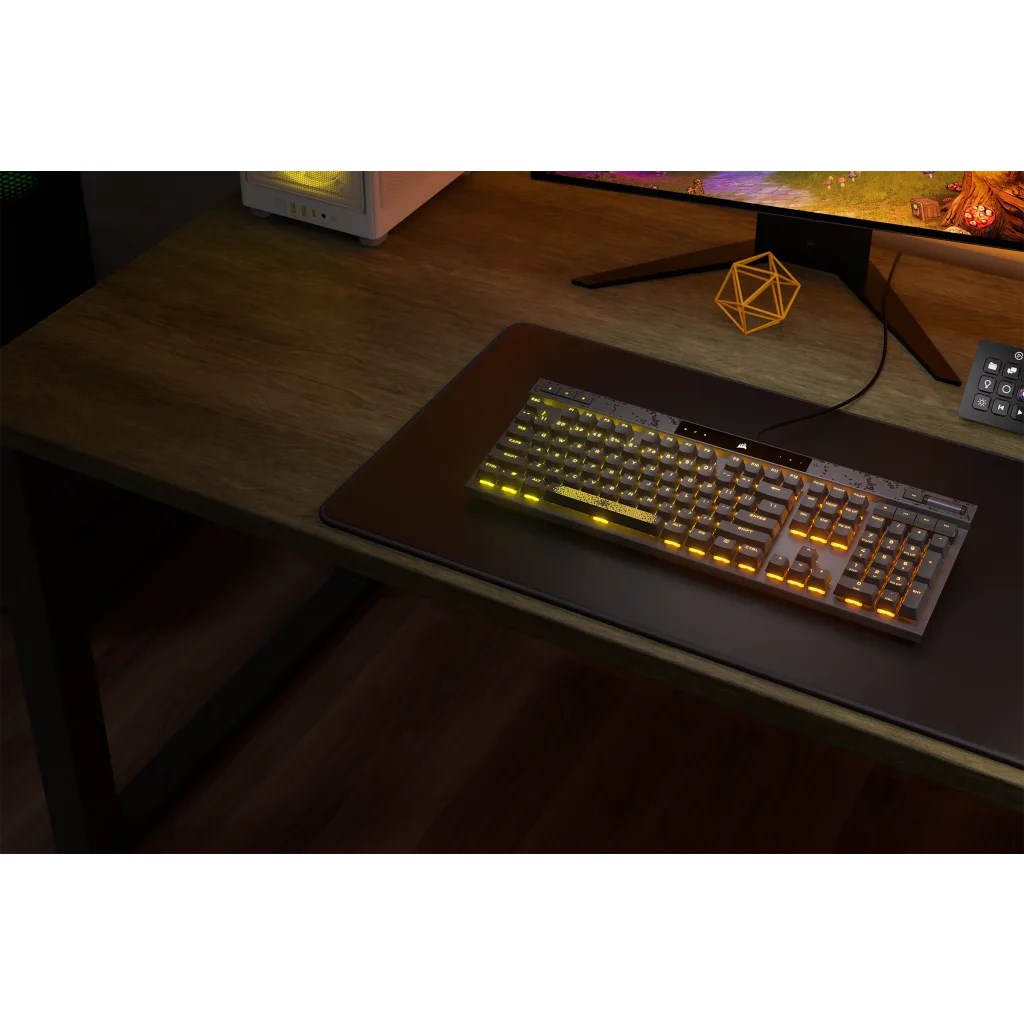 Corsair K70 MAX keyboard Gaming USB US English Black Corsair K70 MAX keyboard Gaming USB US English Black