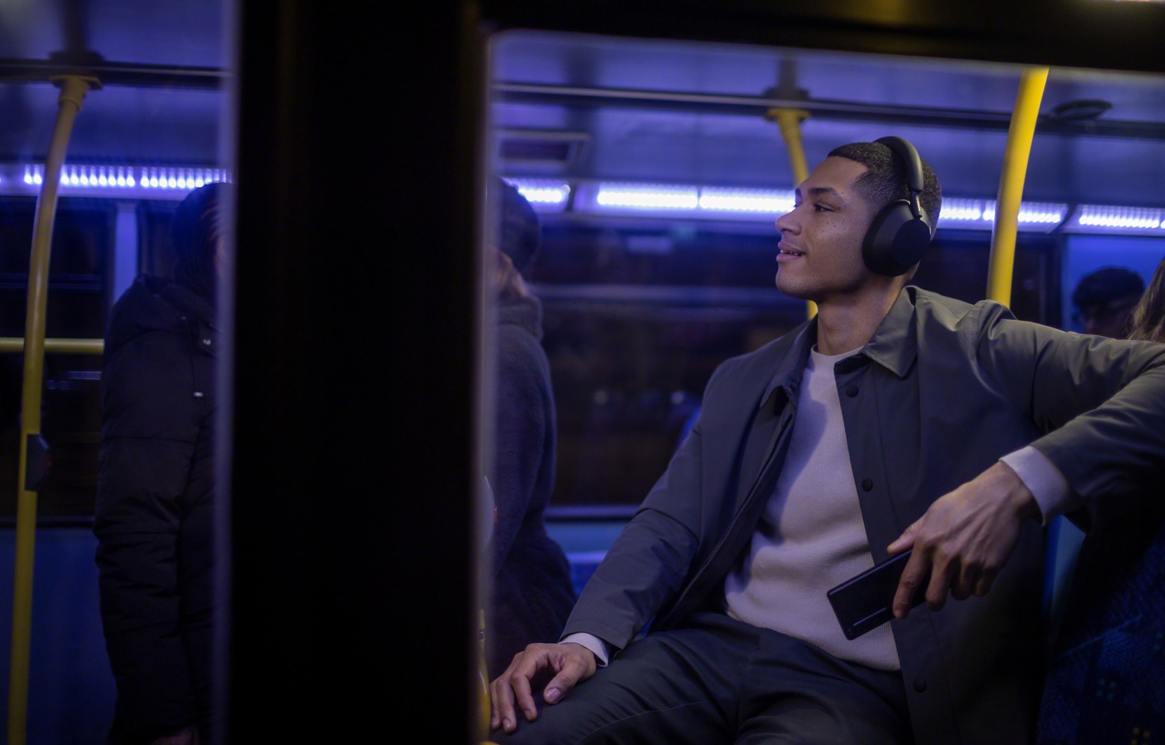 Sony WH-1000XM5 Noise Cancelling Wireless Headphones, 30 hours battery life, Overhead Bluetooth Headphones, Optimised for Alexa and Google Assistant, IOS and Android with Built-In Mic, in Black Sony WH-1000XM5 Noise Cancelling Wireless Headphones, 30 hours battery life, Overhead Bluetooth Headphones, Optimised for Alexa and Google Assistant, IOS and Android with Built-In Mic, in Black