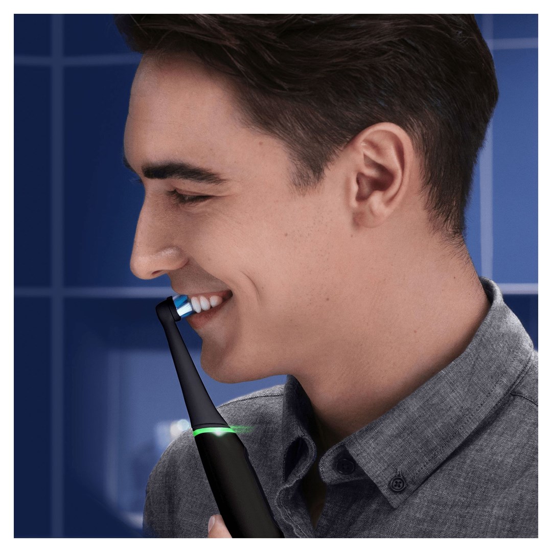 Oral-B iO 6 Adult Vibrating toothbrush Black Oral-B iO 6 Adult Vibrating toothbrush Black