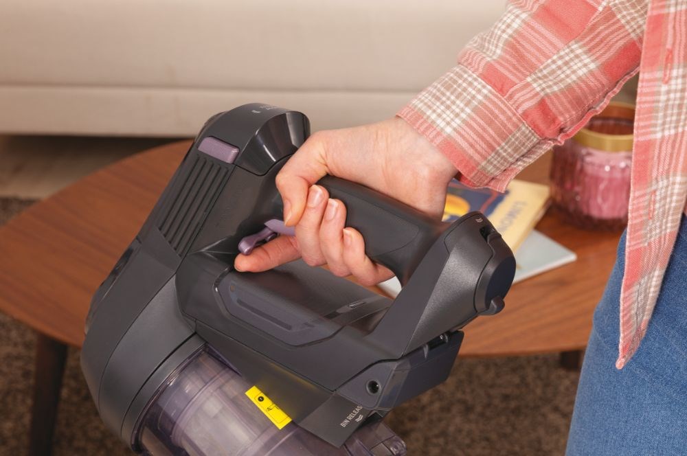 Hoover HF1 HF103X 011 Stick vacuum Battery Dry Fabric Bagless 0.9 L 170 W Titanium Hoover HF1 HF103X 011 Stick vacuum Battery Dry Fabric Bagless 0.9 L 170 W Titanium