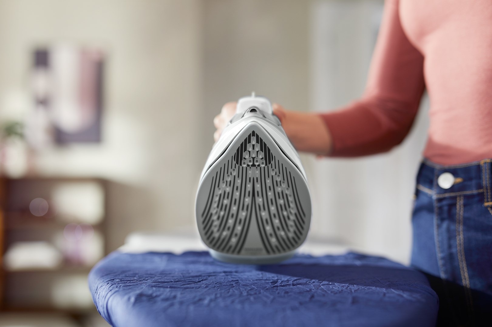 Philips 5000 series DST5010/10 iron Steam iron SteamGlide Plus soleplate 2400 W Grey, White Philips 5000 series DST5010/10 iron Steam iron SteamGlide Plus soleplate 2400 W Grey, White