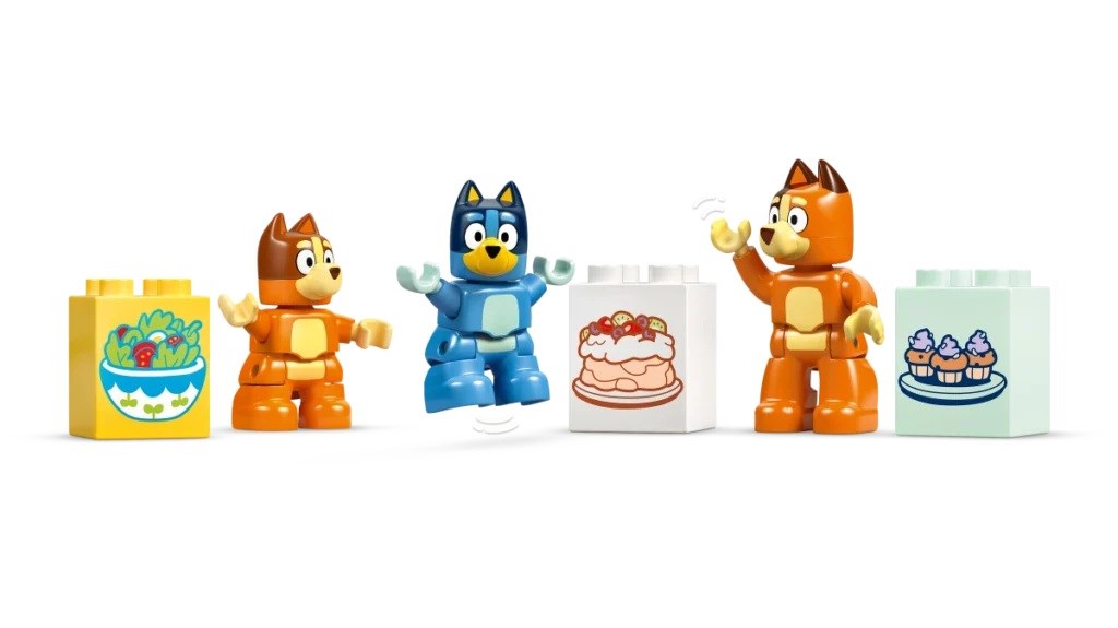 LEGO BLUEY 10459 Bluey's Family House with Memory Game LEGO BLUEY 10459 Bluey's Family House with Memory Game