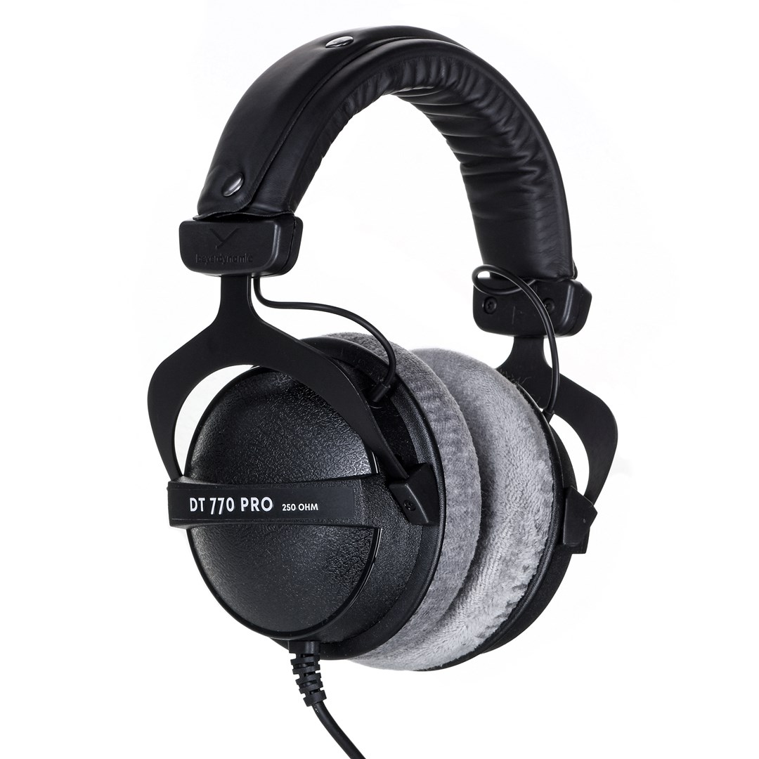 Beyerdynamic DT 770 PRO 250 Ω - closed studio headphones Beyerdynamic DT 770 PRO 250 Ω - closed studio headphones