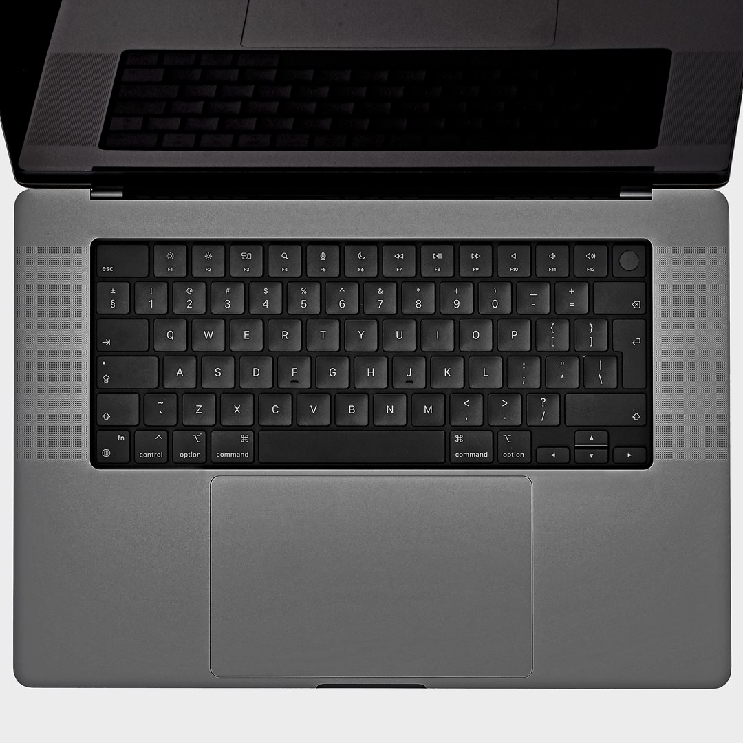 Apple MacBook Pro 16-inch : M4 Max chip with 14‑core CPU and 32‑core GPU, 36GB, 1TB SSD - Space Black Apple MacBook Pro 16-inch : M4 Max chip with 14‑core CPU and 32‑core GPU, 36GB, 1TB SSD - Space Black