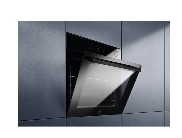 Electrolux EOC8P39WZ Medium Black Buttons, Touch Electrolux EOC8P39WZ Medium Black Buttons, Touch
