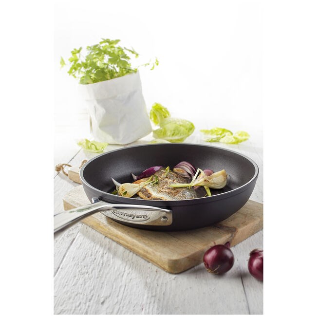 Demeyere Alu Pro 5 All-purpose pan Round Demeyere Alu Pro 5 All-purpose pan Round