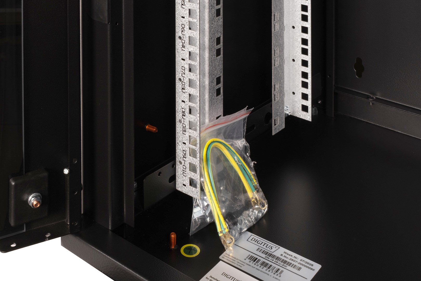 Digitus Wall Mounting Cabinet Unique Series - 600x450 mm (WxD) Digitus Wall Mounting Cabinet Unique Series - 600x450 mm (WxD)