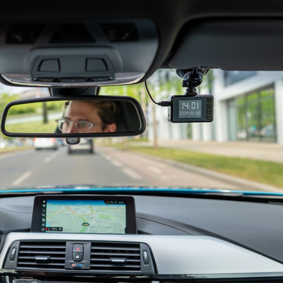 фото Автомобільний відеореєстратор Lamax T3 3