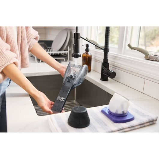 фото Автомобільний пилосос Black+Decker DVD320BP 1