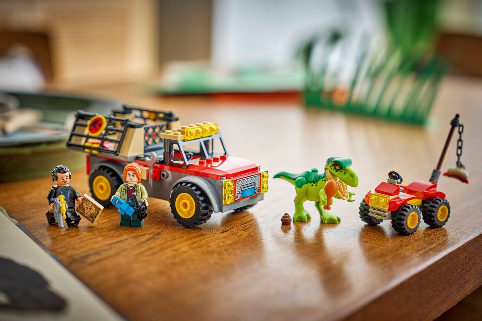 фото Блоковий конструктор LEGO Jurassic World Young T. Rex Transport Truck (77978) 1