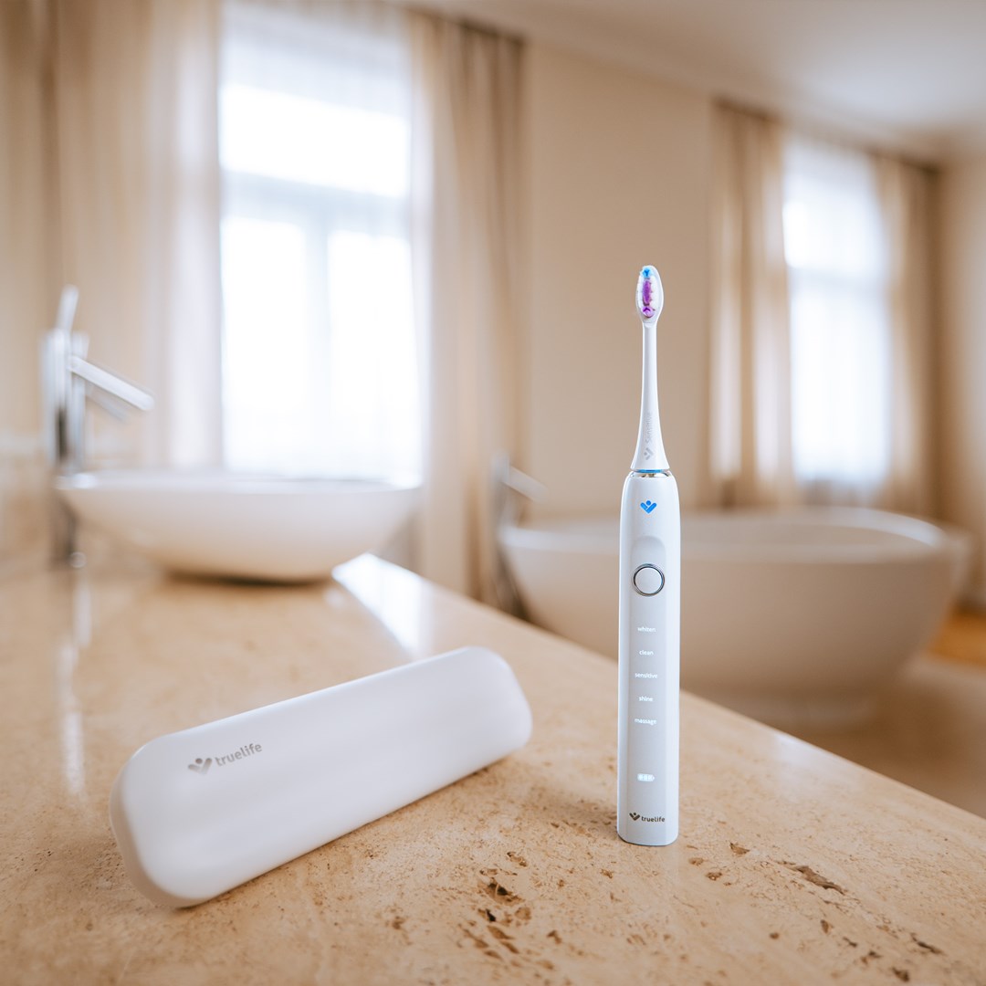 фото Електрична зубна щітка TrueLife SonicBrush Clean70 UV White 1